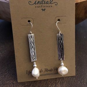 Sterling silver earrings with Pearl detail